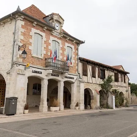Superbe Grande Maison De Ville!